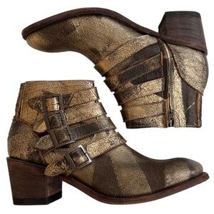 Like New Five Worlds by Cordani Leather Ankle Boots Size 9 1/2 Retail $268.00